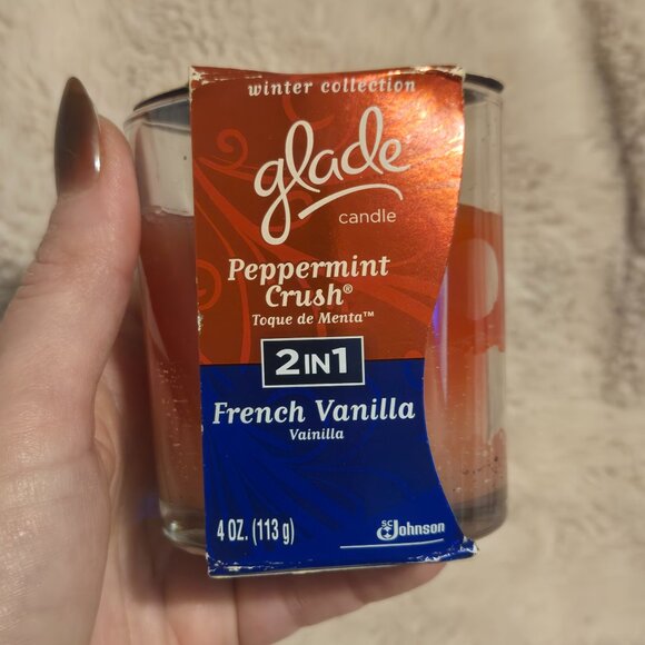 Two Glade 4 oz Candles - Picture 2 of 10